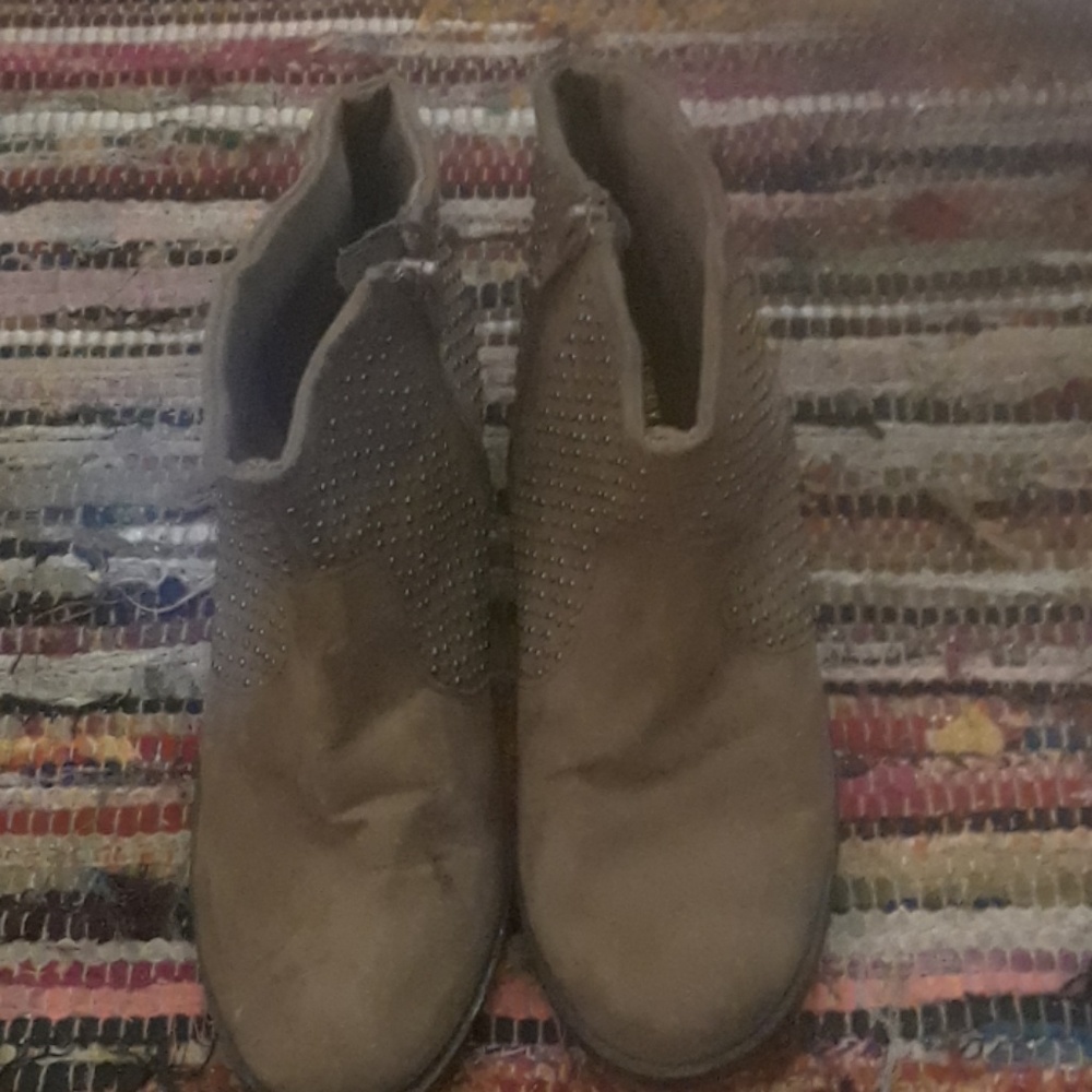 Mossimo  zip up ankle boots sz 7